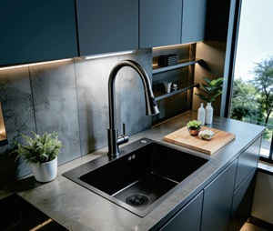 Évier en titane noir PVD de taille moyenne 500x450mm avec robinet extractible SUS304 à encastrer, robinet inclus - Product Image 3