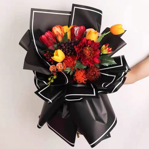 Papier d'emballage pour fleurs en plastique imperméable 58 cm * 58 cm, <span class=keywords><strong>bord</strong></span> doré, blanc et noir - Product Image 4