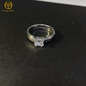 Anillo de Diseño Personalizado para Mujer, Corte Princesa Cuadrado, Diamante Cultivado en Laboratorio, Oro Blanco de 10K, Talla Personalizada/Grabado Interior para Boda - Product Image 2