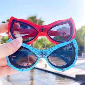 Spider-Man ragazzi alla moda <span class=keywords><strong>occhiali</strong></span> <span class=keywords><strong>da</strong></span> <span class=keywords><strong>sole</strong></span> alla moda UV400 per bambini regalo di Capodanno-crema solare <span class=keywords><strong>occhiali</strong></span> <span class=keywords><strong>da</strong></span> <span class=keywords><strong>sole</strong></span> giocattoli per bambini protezione Uv400 - Product Image 3