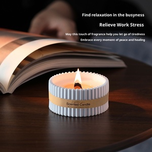 <span class=keywords><strong>Bougie</strong></span> votive en cire de soja artisanale en céramique, anti-moustiques, aromathérapie, durée de combustion de 60 heures - Cadeau de Noël, d'anniversaire, <span class=keywords><strong>pour</strong></span> la maison - Product Image 1