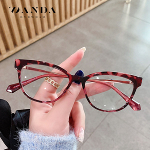 กรอบแว่นตา Danda รุ่น Cat Eye สำหรับผู้หญิง วัสดุ TR90 แบบเต็มกรอบ ป้องกันแสงสีฟ้า สำหรับใส่ทุกวัน - Product Image 3