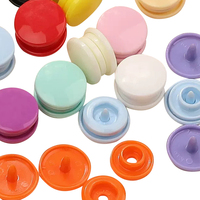 OCO vente en gros de boutons-pression ronds en plastique pour vêtements de bébé