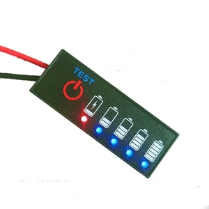 Tester di capacà della batteria con display LCD di tipo C a 4/1 canali Modulo rilevatore batteria digale al lio MAh per tester batteria 18650  1420