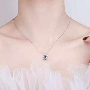 S925纯银六爪钻石吊坠镶嵌0.0ct D色VVS硅石时尚奢华硅石项链 - Product Image 6