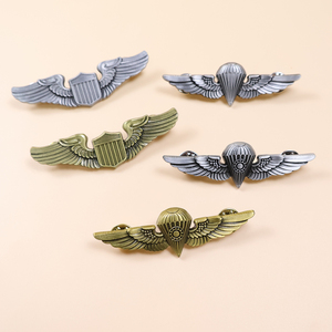 <span class=keywords><strong>Ali</strong></span> d'<span class=keywords><strong>aquila</strong></span> personalizzate in fusione 3D oro lucido per distintivi, logo personalizzato, smalto morbido, stampa tipografica per compagnie aeree - Product Image 2