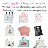 Sac en plastique souple recyclable de haute qualité avec logo personnalisé imprimé et poignée découpée pour l'emballage de vêtements, de chaussures et de courses