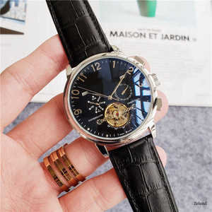 Reloj de Cuarzo Redondo Minimalista con Esfera Negra, Manecillas Doradas, Correa Milanesa de Acero Inoxidable, 38mm, Unisex, Analógico, de Moda - Product Image 3
