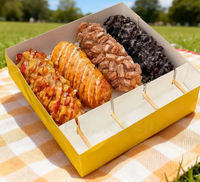 Vente en gros d'emballage en papier alimentaire pour chien de maïs et sandwich avec logo personnalisé boîte à gâteau snack en carton gaufré personnalisé