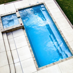 Piscine familiale sur mesure en fibre de verre pour jardin, avec des caractéristiques résistantes aux UV et à la corrosion - Product Image 4