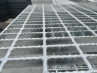Grille en acier galvanisé à chaud (HDG) antidérapante pour passerelles, haute résistance