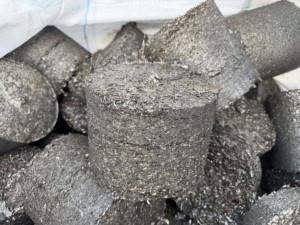 Briquettes d'acier allié pressées Ni8-10% Cr17-20% pour la fusion en four métallurgique, 5-35kg, vente en gros, origine Russie, livraison 8-14 jours - Product Image 2