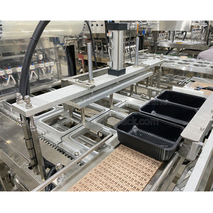 Máquina automática de embalaje de bandejas de acero inoxidable <span class=keywords><strong>para</strong></span> sellar galletas/hamburguesas/<span class=keywords><strong>perro</strong></span> caliente/contenedor de pasteles con cinta <span class=keywords><strong>transportadora</strong></span> - Product Image 2