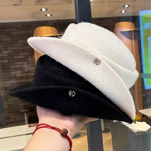 Chapeau d'hiver style Hepburn français à bord recourbé pour femme, 100 % coton, broderie florale à la main, nœud papillon, polyvalent pour l'étrangère - Product Image 1