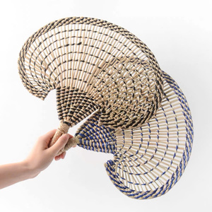 เป็นมิตรกับสิ่งแวดล้อมทาสีหัวใจหญ้าทะเลราฟเบียธรรมชาติพับได้พัดลมมือถือไม้ไผ่ทำด้วยมือของขวัญแต่งงาน - Product Image 6