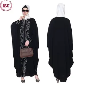 Klasik rahat uzun elbiseler geleneksel islam Abaya siyah ve beyaz boyutlu tasarım bayanlar için işlemeli Kaftan