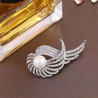 Broche en zircon fin, perle d'eau douce naturelle, cristal, strass, alliage plaqué or, design ailes, pour femmes et enfants, fiançailles