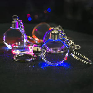 Honor of Crystal 2023 regalo de regalo llavero de cristal barato el llavero de luz Led con logotipo de coche grabado - Product Image 6