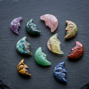 Figurine sculptée à la main en pierre précieuse, visage de lune, sculpture en pierre semi-précieuse multicolore - Product Image 1