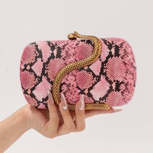 Bolso de Mano Tipo Clutch Cuadrado de Moda para Mujer, de PU Personalizado con Asa de Serpiente, para Fiestas y Banquetes, Venta Directa de Fábrica - Product Image 5