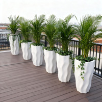 Jardinières surélevées ondulées de luxe personnalisées en résine durable pour la décoration de la maison, de la cour, du restaurant, du patio, du centre commercial, de l'hôtel, de la villa et des espaces commerciaux