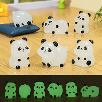 Groothandel gemengde mini resin panda beeldjes, kleurrijk en glow-in-the-dark, voor sprookjesachtige tuin, micro landschap en huisdecoratie