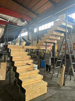 Vente en gros de bandes de roulement en bois massif Escaliers Weijia de conception professionnelle Escaliers flottants en forme de spirale Caractéristiques de réduction des coûts Verre