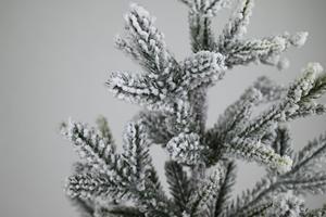 Árbol de Navidad Artificial de PVC de Lujo con Diseño Popular, para Interiores - Product Image 5