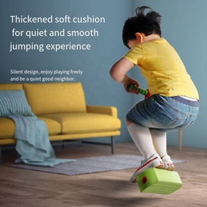 Ensemble de jeux sportifs d'extérieur pour enfants : Sifflet BB et jouets de saut en mousse Pogo Frog pour l'exercice et le plaisir des enfants - Product Image 3