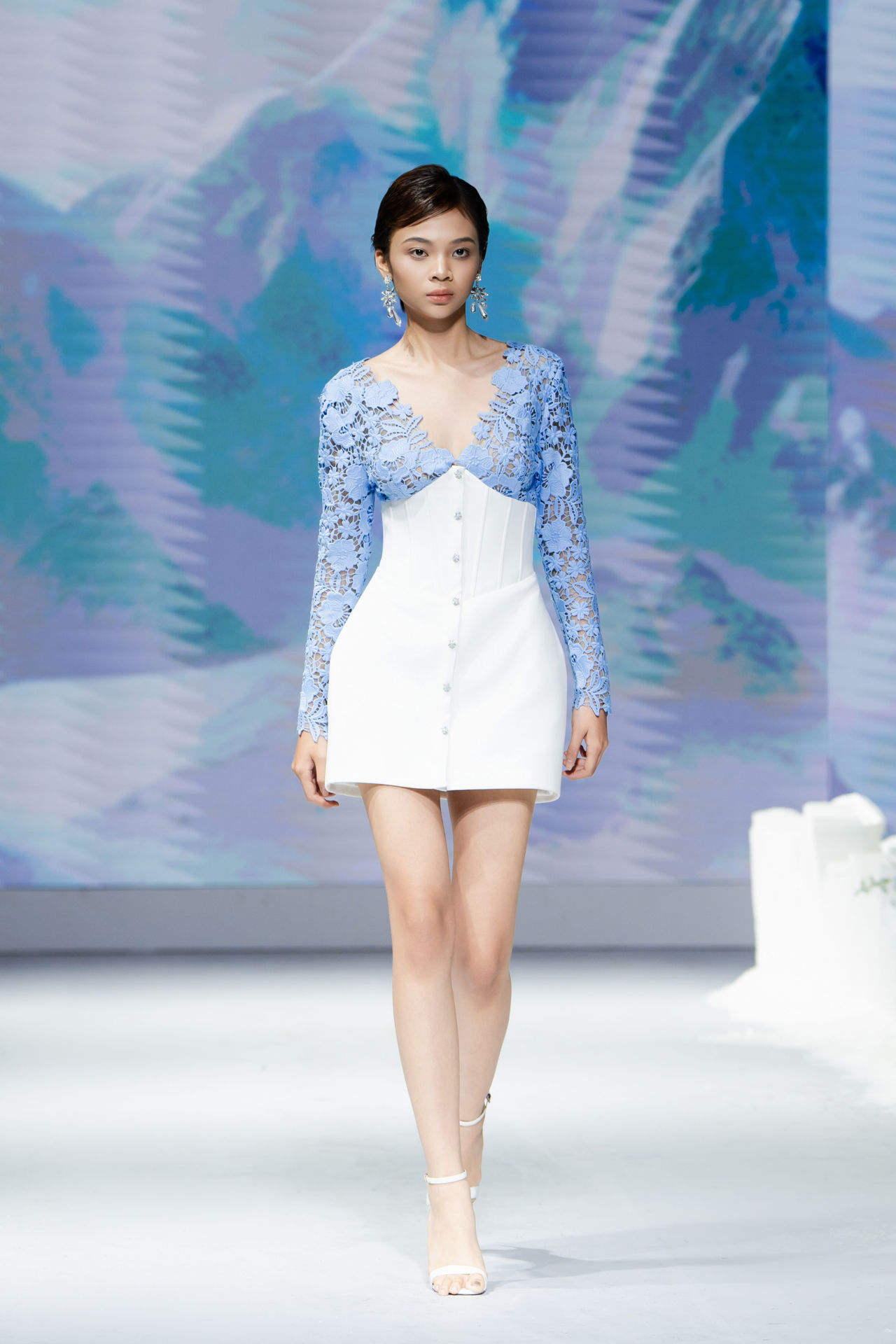 สีฟ้า/สีขาว