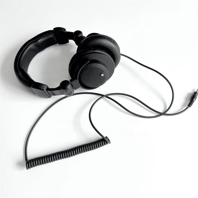 Professional Studio Wired Headphones for DJ Music Mobile 3.5mm Interface Popular Design
