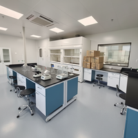 Meubles de laboratoire clés en main pour écoles : Banc de travail central en C, hotte à fumées en bois et acier, compatible avec une disposition personnalisée