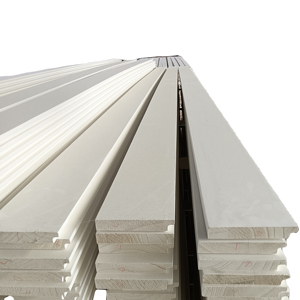 Moulures et plinthes décoratives modernes en bois massif, blanc apprêté, durables et écologiques, pour l'intérieur (OEM/ODM) - Product Image 1