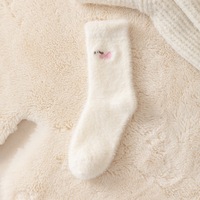 Chaussettes d'hiver chaudes pour femmes, doublées de polaire, épaisses, blanches laiteuses, moelleuses, mignonnes, broderie géométrique, chaussettes décontractées pour tous les jours
