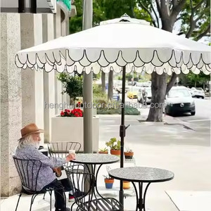 <span class=keywords><strong>Parasol</strong></span> de patio à poteau en aluminium enduit de poudre pour parapluies rétro avec pagode blanche et bords festonnés - Product Image 5