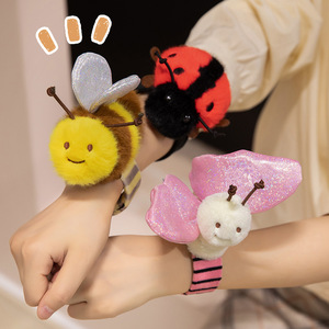 Nuova farfalla coccinella peluche con cerchio ricamato borsa portatile ciondolo giocattolo per alleviare lo Stress - Product Image 1
