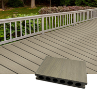 Plancher en WPC, revêtement de sol composite imperméable, pont flottant hybride mobile en WPC, revêtement de sol extérieur résidentiel pour l'extérieur