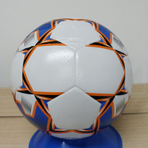 ลูกฟุตบอลคุณภาพสูง น้ำหนักเบา ขนาด 5 ผลิตจากยาง PU และ TPU เป็นมิตรกับสิ่งแวดล้อม เหมาะสำหรับการฝึกซ้อมกีฬาและการแข่งขันอย่างเป็นทางการ พร้อมโลโก้สั่งทำได้ - Product Image 1