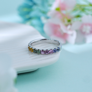 Anillo de Compromiso de Lujo Personalizado en Oro Blanco Sólido de 18K con Zafiro Colorido de Corte Redondo y Media Eternidad para Boda y Mujer - Product Image 6