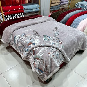 Manta Reversible con Estampado Floral Personalizado, 100% Poliéster, 4 kg, 2 Capas, Manta Coreana para Invierno - Product Image 1