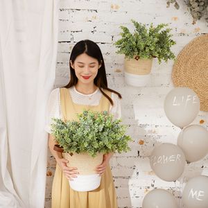 Bouquet de feuilles d'eucalyptus artificielles CallaFloral en plastique pour décoration intérieure et arrangement floral pour mariage - Product Image 1