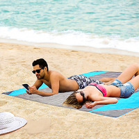 Tapis de plage surdimensionné anti-sable, portable, imperméable en nylon, pour pique-nique en extérieur, léger, pour voyage et camping, avec logo personnalisé