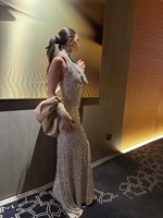 Robe de soirée à col châle en sequins dorés, prête à être expédiée en gros, collection 2026 – Ensemble deux pièces de robe de soirée formelle à sequins enveloppante