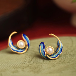 Elegant Feather Stud Earrings for Women Nature Style Daily Wear Ear Accessories - Product Image 1