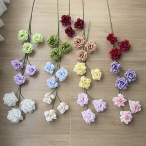 Rosas Artificiales de Seda Junheyuan, 3 Cabezas, Blancas y Rosas, para Decoraciones de Boda, Paredes de Flores, Decoración de Pasillos - Product Image 4