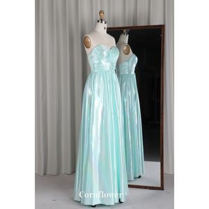 时尚现代绿色光泽缎面马克西连衣裙直筒裙，带褶肩甜心无袖u型背拉链，适合派对 - Product Image 2