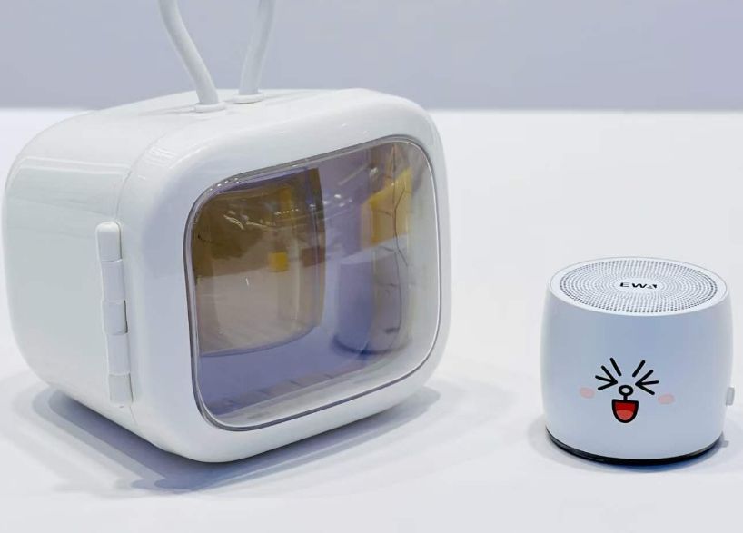 กรวยสีขาว