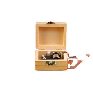 Caja de Música de Madera Hecha a Mano Sky City, Bonita Caja de Música de Madera con Manivela, Torre Boutique, Regalos de Cumpleaños, Linda Caja de Música de Animales - Product Image 2