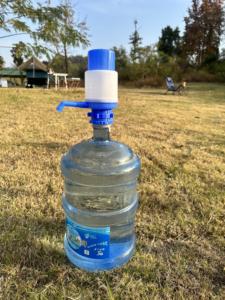 <span class=keywords><strong>Pompe</strong></span> à <span class=keywords><strong>eau</strong></span> domestique en silicone de qualité alimentaire 19 litres 20 litres 5 gallons <span class=keywords><strong>pompe</strong></span> <span class=keywords><strong>manuelle</strong></span> <span class=keywords><strong>pour</strong></span> bouteille <span class=keywords><strong>d</strong></span>'<span class=keywords><strong>eau</strong></span> - Product Image 6