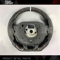 Volant en cuir noir avec surpiqûres blanches en fibre de carbone sergé sur mesure pour Land Rover Range Rover Evoque 2011-2019